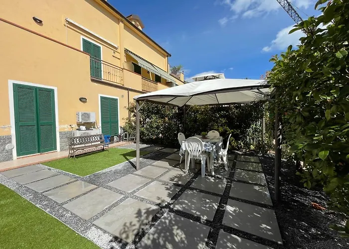 B179 - Riva Con Giardino Apartment *